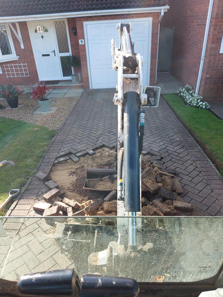 Mini digger and driver hire across Bristol, Swindon, Bath, Mendips, Weston-super-Mare and Cardiff Mini digger and man hire across Bristol, Swindon, Bath, Mendips, Weston-super-Mare and Cardiff.