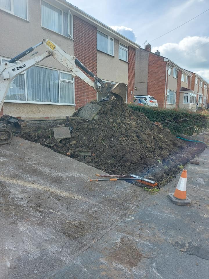 Mini digger and driver hire across Bristol, Swindon, Bath, Mendips, Weston-super-Mare and Cardiff Mini digger and man hire across Bristol, Swindon, Bath, Mendips, Weston-super-Mare and Cardiff.