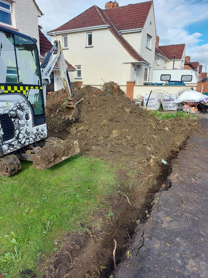 Mini digger and driver hire across Bristol, Swindon, Bath, Mendips, Weston-super-Mare and Cardiff Mini digger and man hire across Bristol, Swindon, Bath, Mendips, Weston-super-Mare and Cardiff.